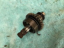Load image into Gallery viewer, 1978 Yamaha DT400 OEM kicker gear kickstart mechanism kickstart gear