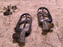 Load image into Gallery viewer, 2001 Yamaha YZ250F foot pegs