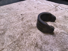 Load image into Gallery viewer, 2001 Yamaha YZ250F Gas tank strap