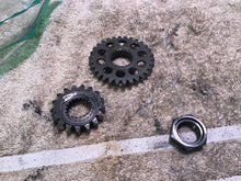 Load image into Gallery viewer, 2001 Yamaha YZ250F crankshaft gears