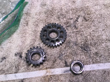 Load image into Gallery viewer, 2001 Yamaha YZ250F crankshaft gears