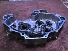 Load image into Gallery viewer, 1998 Yamaha YZ400F right crankcase