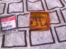 Load image into Gallery viewer, 1986 Honda Reflex turn signal lenses w seal