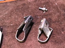 Load image into Gallery viewer, 2007 Yamaha TTR125 mismatching footpegs foot pegs