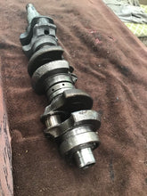 Load image into Gallery viewer, 1977 EVINRUDE Johnson OUTBOARD 75HP 75743S Crankshaft crank journals lobes