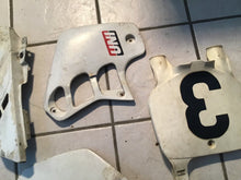Load image into Gallery viewer, Honda CR125R CR250R Front Number Plate 1990 1991 Side Covers Gas tank shroud