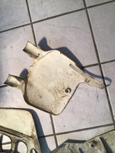 Load image into Gallery viewer, Honda CR125R CR250R Front Number Plate 1990 1991 Side Covers Gas tank shroud