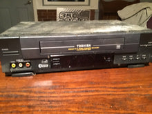 Load image into Gallery viewer, Toshiba W528 4 Head HIFI VHS VCR Player Recorder for parts does not display