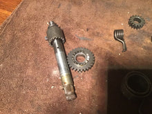 Load image into Gallery viewer, 1999 Honda XR100 XR100R oil pump kicker gear kick start hardware misc engine bol