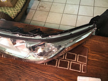 Load image into Gallery viewer, NEW LEFT HEADLIGHT FITS TOYOTA HIGHLANDER LE PLUS 2017 81150-0E330 TO2502251