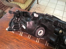 Load image into Gallery viewer, NEW LEFT HEADLIGHT FITS TOYOTA HIGHLANDER LE PLUS 2017 81150-0E330 TO2502251