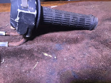 Load image into Gallery viewer, 1974 - 1977 Suzuki GT 380 GT380 Twist throttle kill switch grips throttle body