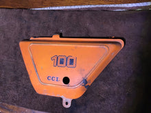 Load image into Gallery viewer, Suzuki 1978 TS100 OEM side cover , 47211-48000-05M