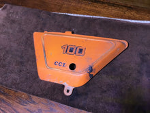 Load image into Gallery viewer, Suzuki 1978 TS100 OEM side cover , 47211-48000-05M