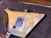 Load image into Gallery viewer, Suzuki 1978 TS100 OEM side cover , 47211-48000-05M