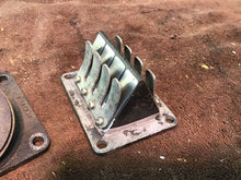 Load image into Gallery viewer, 1978 Yamaha DT250 reeds intake manifold rubber intake