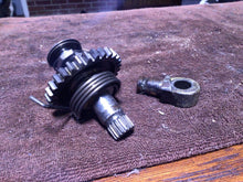Load image into Gallery viewer, 1989 - 1998 SUZUKI RMX250 KICK START STARTER KICKSTART GEAR SHAFT
