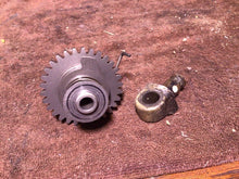 Load image into Gallery viewer, 1989 - 1998 SUZUKI RMX250 KICK START STARTER KICKSTART GEAR SHAFT