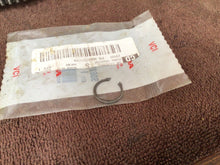 Load image into Gallery viewer, NOS Honda CirClip Cir clip circle clip 90601-001-000