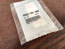Load image into Gallery viewer, NOS Honda CirClip Cir clip circle clip 90601-001-000