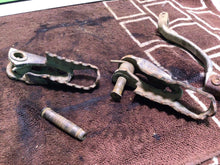 Load image into Gallery viewer, 1989 - 1994 Honda CR125 Foot Peg Set Pair Footpegs CR 125 250 500 shifter