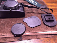 Load image into Gallery viewer, Canon EOS Elan 35mm SLR Film Camera Body w/ Quartz Date Back