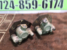 Load image into Gallery viewer, 1986 SUZUKI QUADRUNNER 230 LT230E 2X4 OEM LEFT FRONT BRAKE CALIPER Calipers