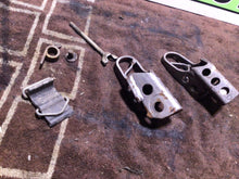 Load image into Gallery viewer, 1989 - 1991 Yamaha Yz 125 Foot pegs gas tank straps