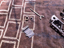 Load image into Gallery viewer, 1989 - 1991 Yamaha Yz 125 Foot pegs gas tank straps