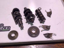Load image into Gallery viewer, 1983 Honda XR100 OEM ENGINE TRANSMISSION TRANNY ASSEMBLY GEARS shift fork drum
