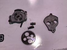 Load image into Gallery viewer, 1983 HONDA OEM ENGINE MOTOR OIL PUMP 15100-436-000