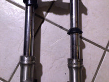 Load image into Gallery viewer, 1978 SUZUKI SP370 SP 370 Front forks triple tree suspension