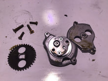 Load image into Gallery viewer, 1992 Honda XR100R OEM ENGINE MOTOR OIL PUMP