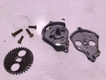 Load image into Gallery viewer, 1992 Honda XR100R OEM ENGINE MOTOR OIL PUMP