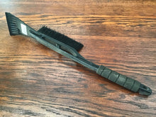 Load image into Gallery viewer, DELUXE BEAR CLAW ICE SCRAPER AND SNOW BRUSH