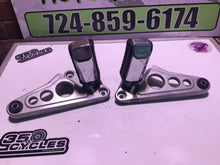 Load image into Gallery viewer, ORIGINAL OEM 198 HONDA MAGNA V45 Set REAR PASSENGER FOOT PEGS & MOUNTS