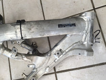 Load image into Gallery viewer, 2005 Honda Crf450r Frame Chassis crf450 crf 450 r