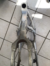 Load image into Gallery viewer, 2005 Honda Crf450r Frame Chassis crf450 crf 450 r