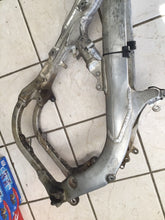 Load image into Gallery viewer, 2005 Honda Crf450r Frame Chassis crf450 crf 450 r