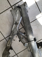 Load image into Gallery viewer, 2005 Honda Crf450r Frame Chassis crf450 crf 450 r
