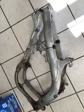 Load image into Gallery viewer, 2005 Honda Crf450r Frame Chassis crf450 crf 450 r