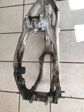 Load image into Gallery viewer, 2005 Honda Crf450r Frame Chassis crf450 crf 450 r