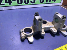 Load image into Gallery viewer, 2001 Yamaha TTR125 TT-R 125L Top Upper Triple Tree Clamp