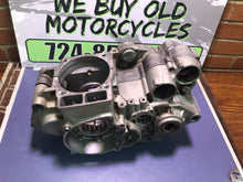 Load image into Gallery viewer, 04 KTM 400 450 525 SX OEM Crank cases CRANKCASE CRANK LH RH CASES BOTTOM END