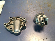 Load image into Gallery viewer, ✅ 2002 cr250r Water Pump Cover w Housing Impeller HONDA CR250 GEN OEM 2002-2007