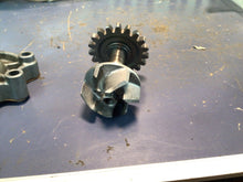 Load image into Gallery viewer, ✅ 2002 cr250r Water Pump Cover w Housing Impeller HONDA CR250 GEN OEM 2002-2007