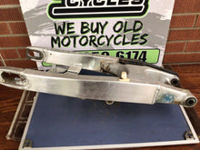 Load image into Gallery viewer, 2005 Suzuki Rmz450 Swingarm Swing Arm Suspension wishbone linkage