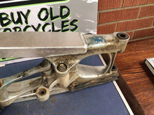 Load image into Gallery viewer, 2005 Suzuki Rmz450 Swingarm Swing Arm Suspension wishbone linkage