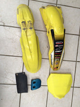 Load image into Gallery viewer, 2005 SUZUKI RMZ450 Plastics Shrouds Number Plates Fenders Side RM-Z 450 05-07
