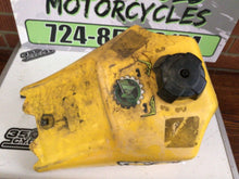 Load image into Gallery viewer, 1999 86-01 RM80 OEM FUEL GAS TANK RESERVOIR CONTAINER PETCOCK 44110-02B00-25Y